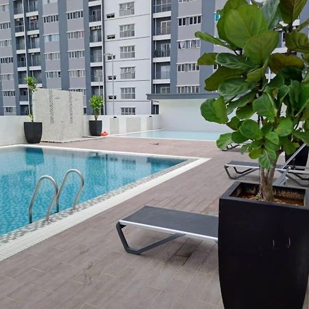 Impiana Homestay Near Putrajaya, Cyberjaya, Musliem Only,Wifi,Netflix 甘榜龙溪 外观 照片