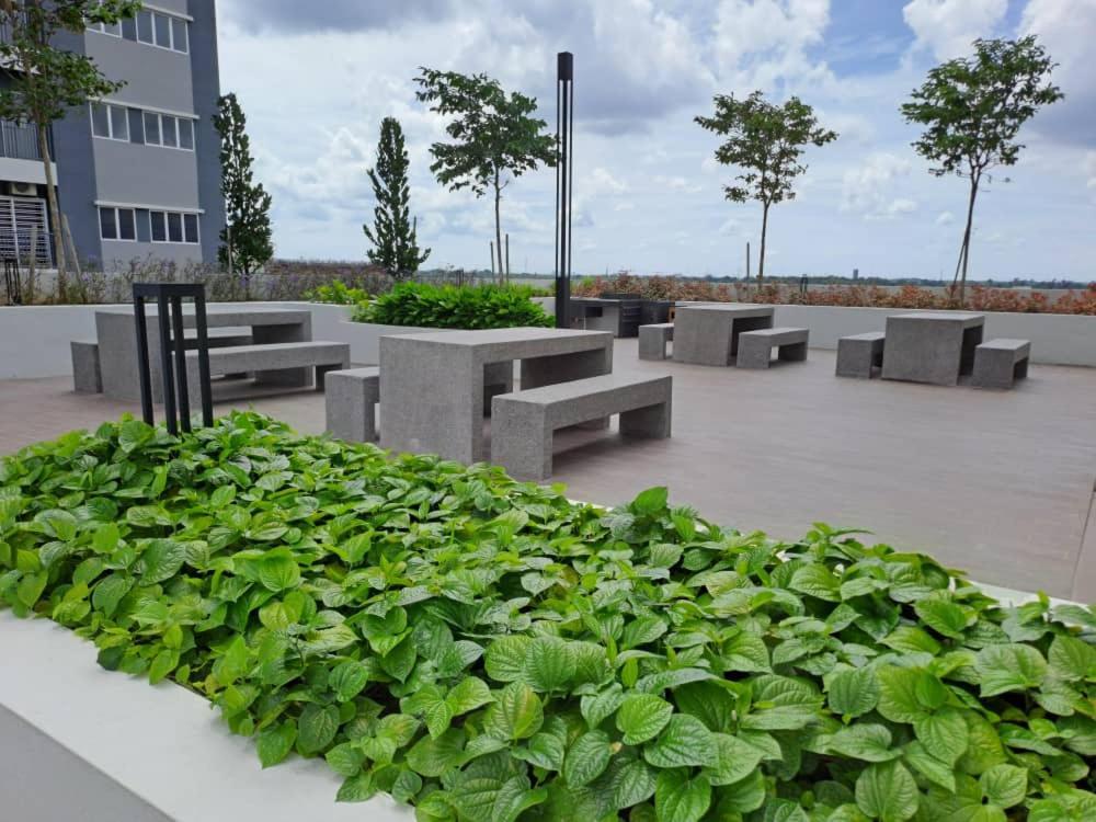 Impiana Homestay Near Putrajaya, Cyberjaya, Musliem Only,Wifi,Netflix 甘榜龙溪 外观 照片