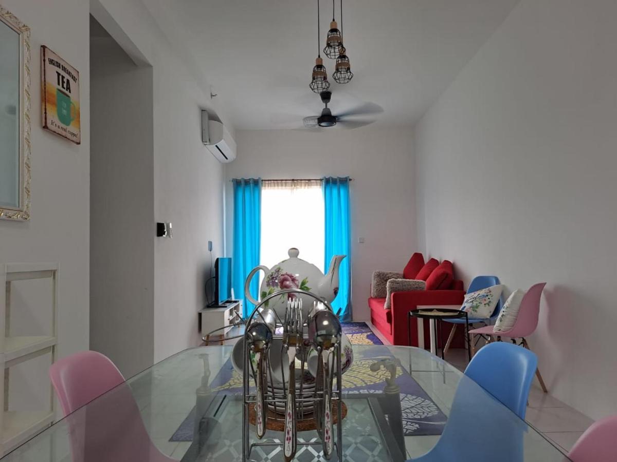Impiana Homestay Near Putrajaya, Cyberjaya, Musliem Only,Wifi,Netflix 甘榜龙溪 外观 照片