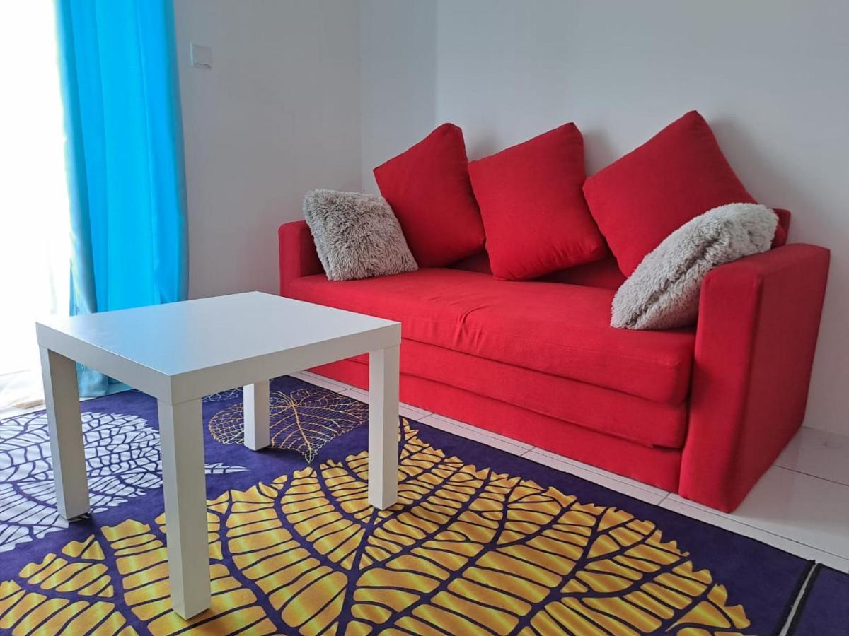 Impiana Homestay Near Putrajaya, Cyberjaya, Musliem Only,Wifi,Netflix 甘榜龙溪 外观 照片