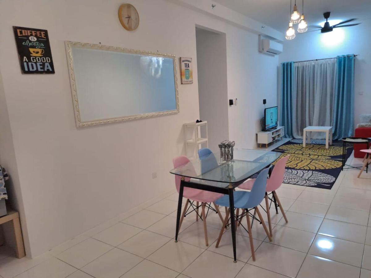 Impiana Homestay Near Putrajaya, Cyberjaya, Musliem Only,Wifi,Netflix 甘榜龙溪 外观 照片
