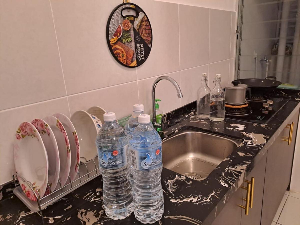 Impiana Homestay Near Putrajaya, Cyberjaya, Musliem Only,Wifi,Netflix 甘榜龙溪 外观 照片