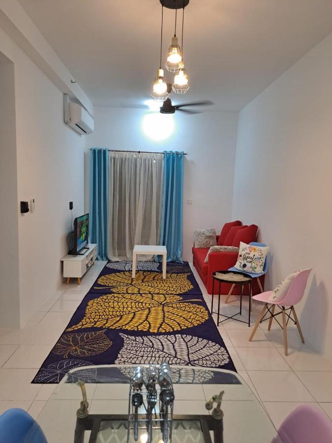 Impiana Homestay Near Putrajaya, Cyberjaya, Musliem Only,Wifi,Netflix 甘榜龙溪 外观 照片