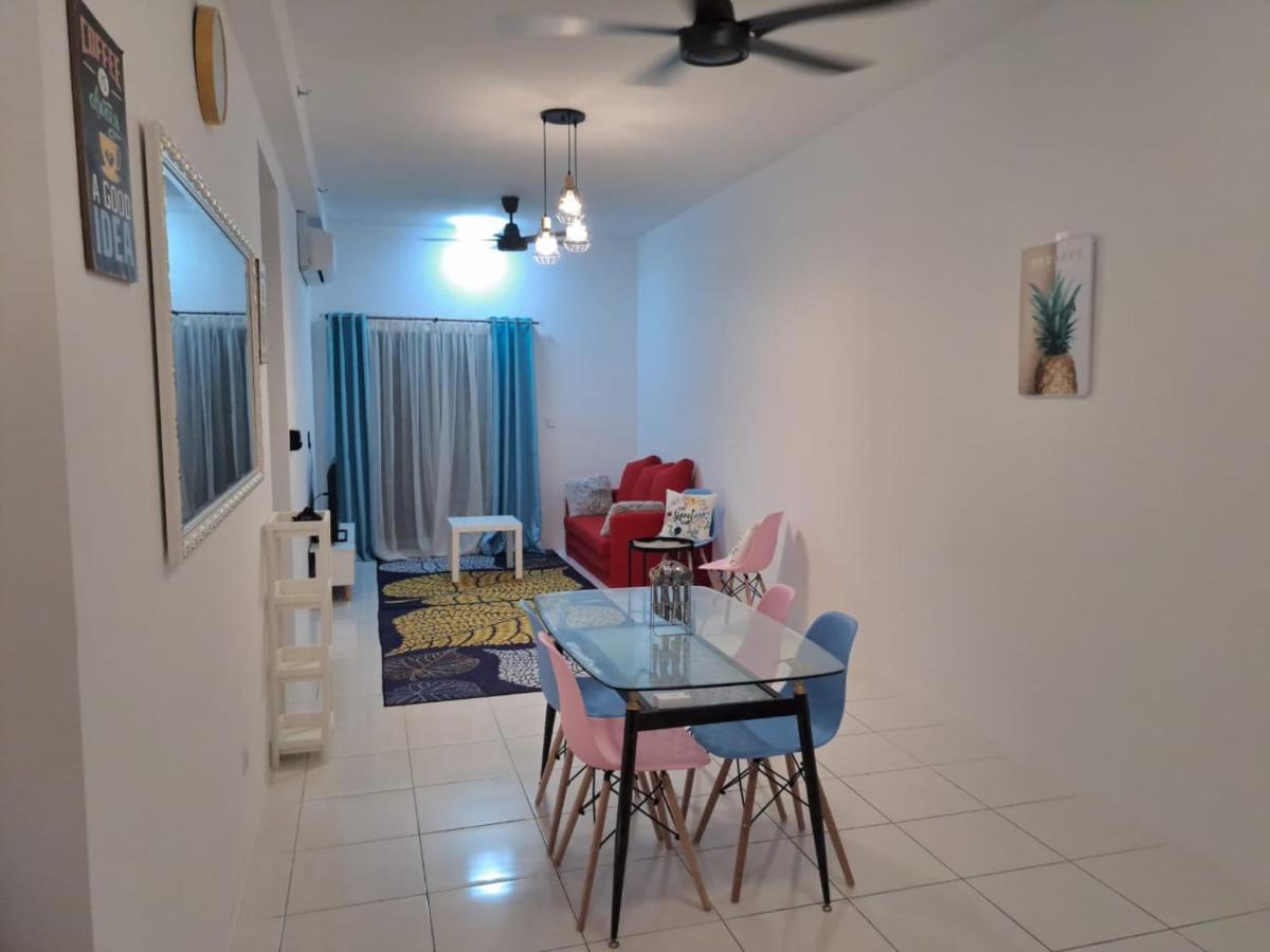 Impiana Homestay Near Putrajaya, Cyberjaya, Musliem Only,Wifi,Netflix 甘榜龙溪 外观 照片