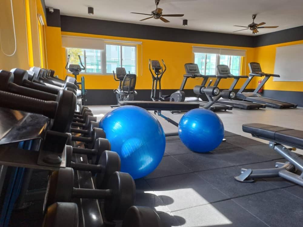 Impiana Homestay Near Putrajaya, Cyberjaya, Musliem Only,Wifi,Netflix 甘榜龙溪 外观 照片