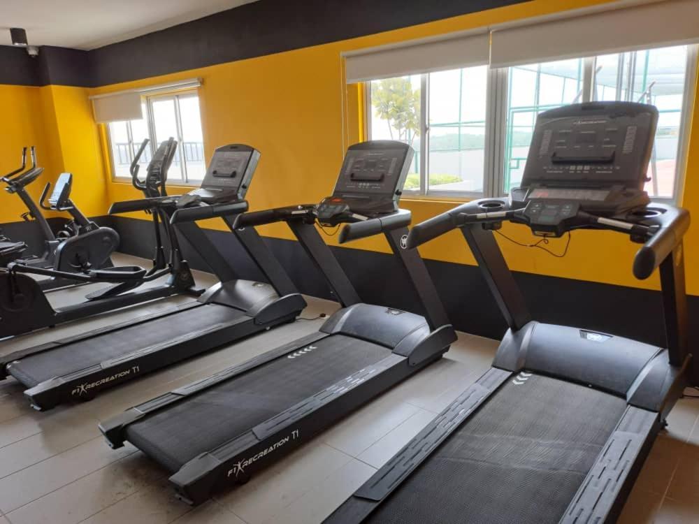 Impiana Homestay Near Putrajaya, Cyberjaya, Musliem Only,Wifi,Netflix 甘榜龙溪 外观 照片