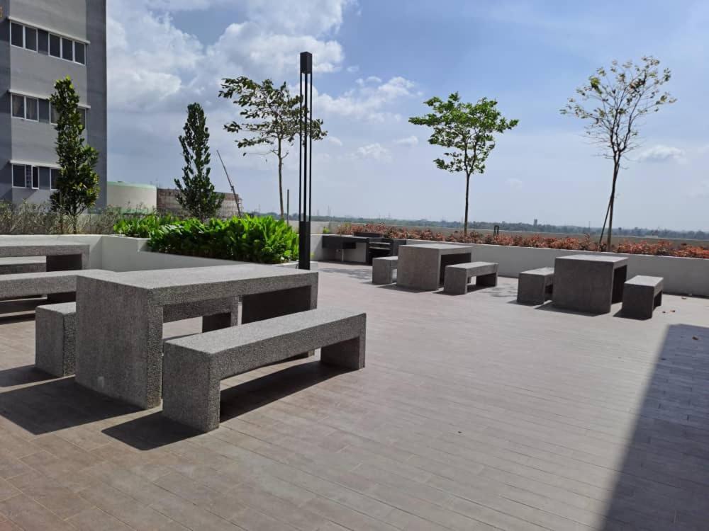 Impiana Homestay Near Putrajaya, Cyberjaya, Musliem Only,Wifi,Netflix 甘榜龙溪 外观 照片