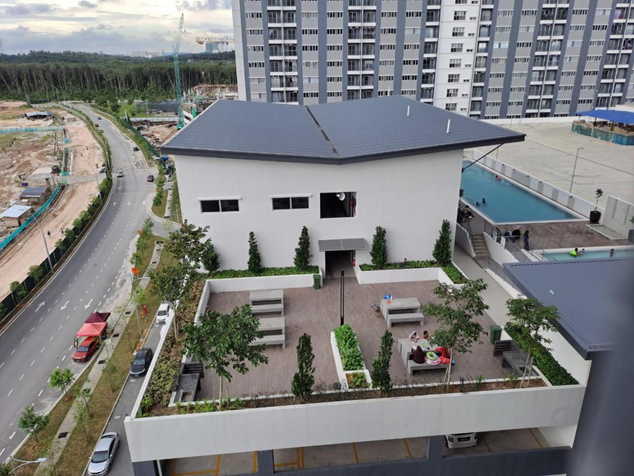 Impiana Homestay Near Putrajaya, Cyberjaya, Musliem Only,Wifi,Netflix 甘榜龙溪 外观 照片