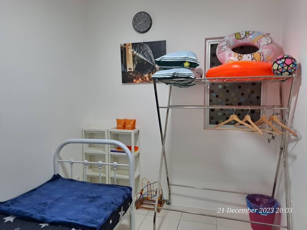 Impiana Homestay Near Putrajaya, Cyberjaya, Musliem Only,Wifi,Netflix 甘榜龙溪 外观 照片