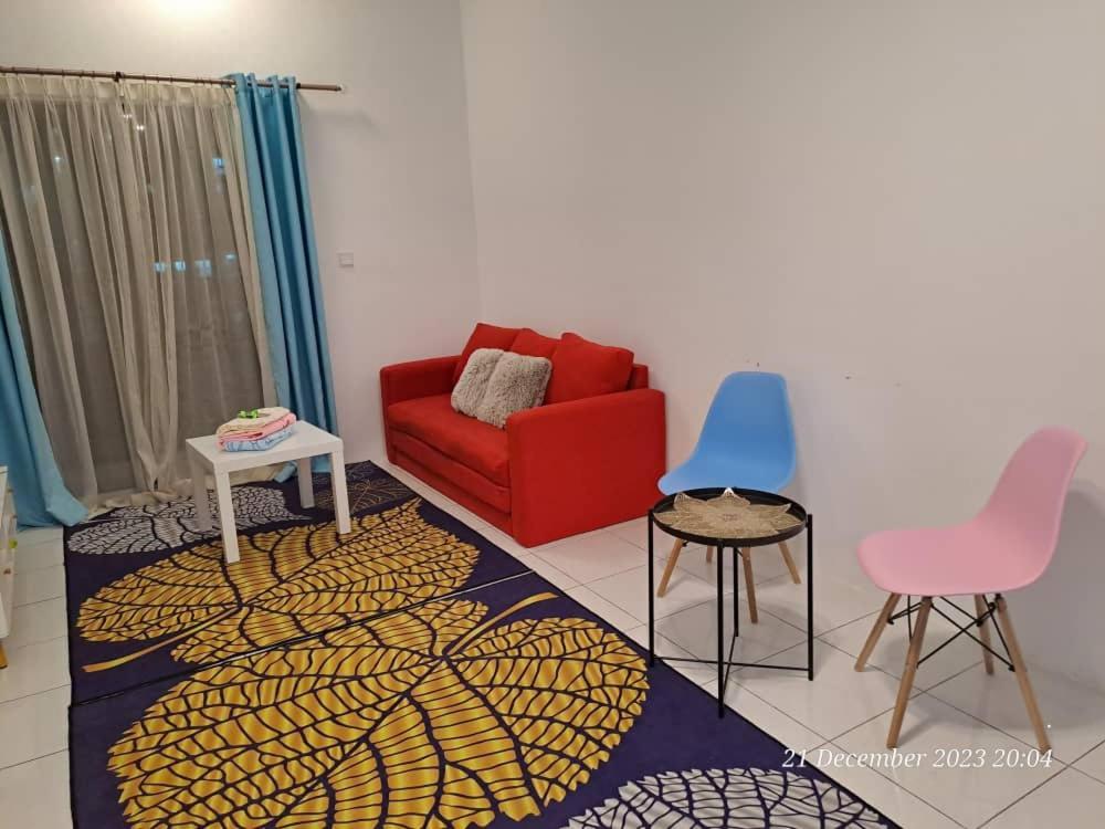 Impiana Homestay Near Putrajaya, Cyberjaya, Musliem Only,Wifi,Netflix 甘榜龙溪 外观 照片